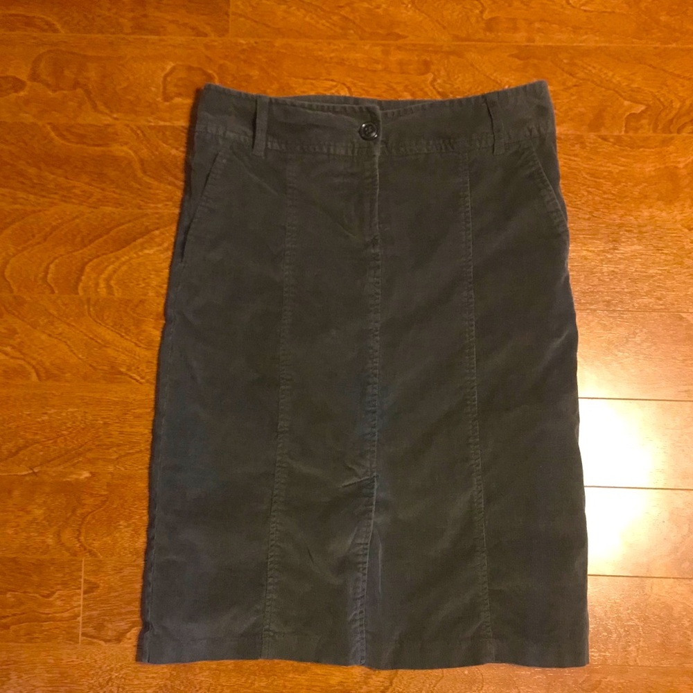 3 FOR $20 RW&Co corduroy skirt